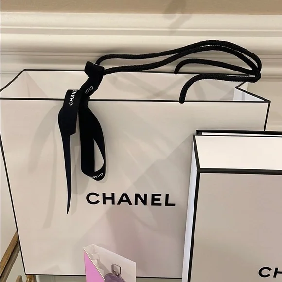 Chanel Gift Set with Siver Chanel Chance Charm - Picture 9 of 13